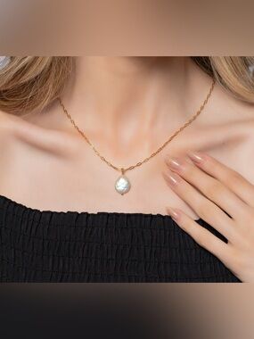 NWT Onthologie fresh water pearl necklace